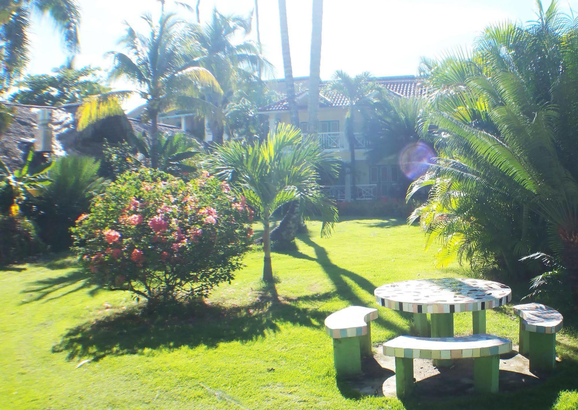 Hotel Los Pinos Las Terrenas Exterior photo